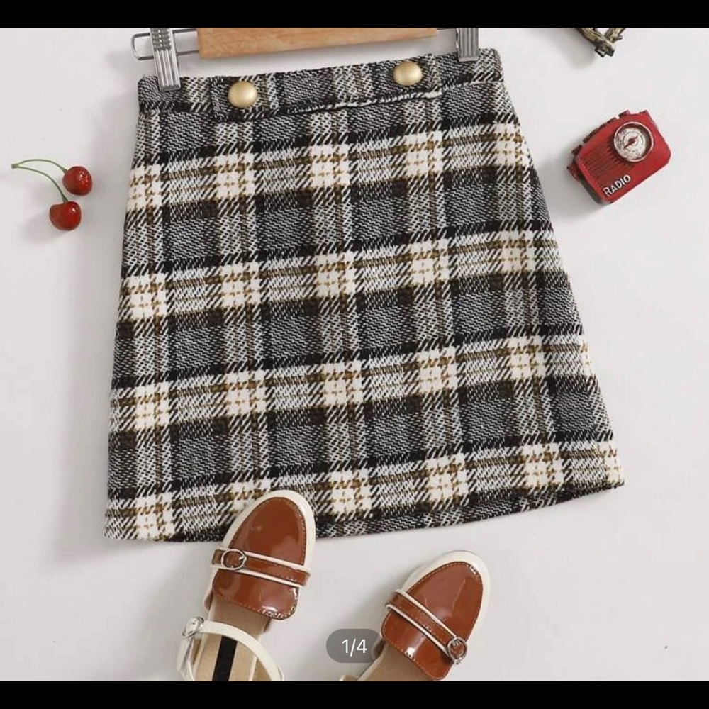 TWEED SKIRT 📌 NO OFFERS 📌